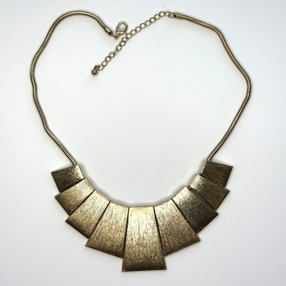 Metal Necklace Color Gold